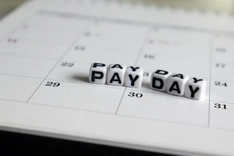 How Long Can an Employer Not Pay You in Laguna Niguel?